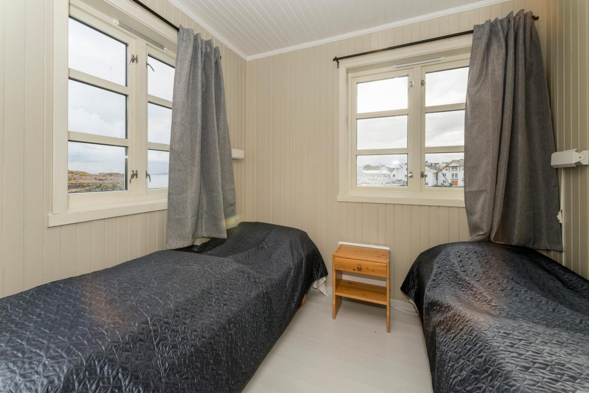 Apartamento Tyskhella Rorbuer Kabelvåg Exterior foto